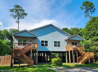 6090 E Benton St, Bay Saint Louis, MS 39520