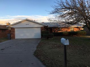 307 NE 26th St, Lawton, OK 73507