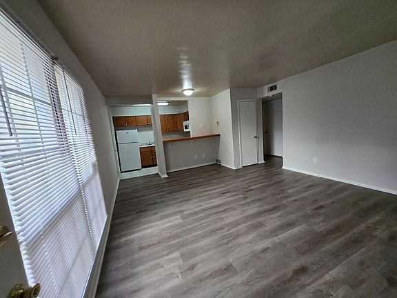 2nd image of 1307 Vinton Ave APT 4