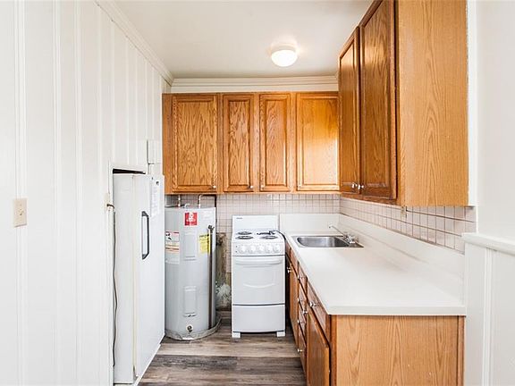 2nd image of 510 18th St #B