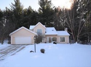 316 W Cedar Valley Rd, Delafield, WI 53018