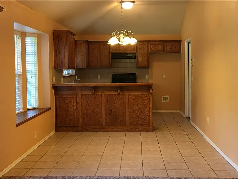 1420 Teakwood Dr — Photo 35