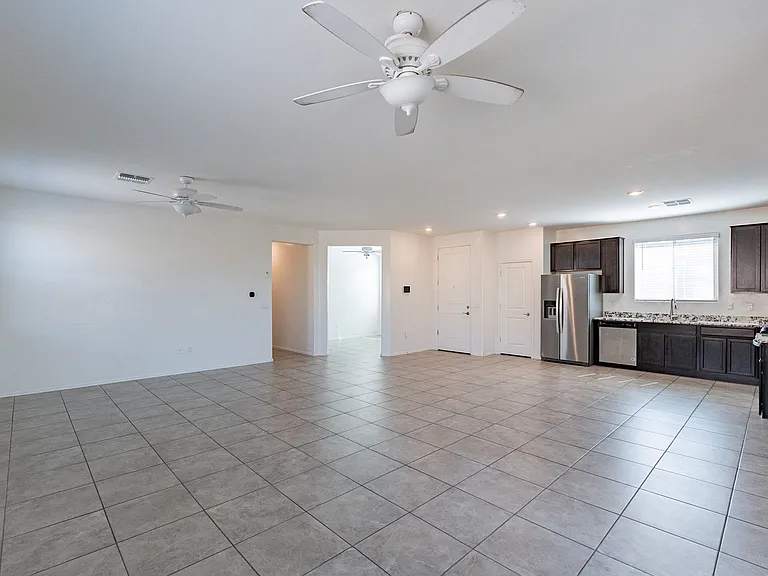 908 W Calle Sucre — Photo 8