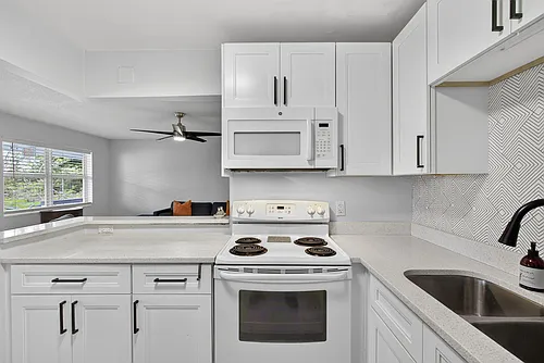 155 Windsor Dr #G Photo 1