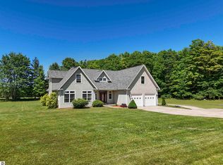430 Powell Dr, Cadillac, MI 49601