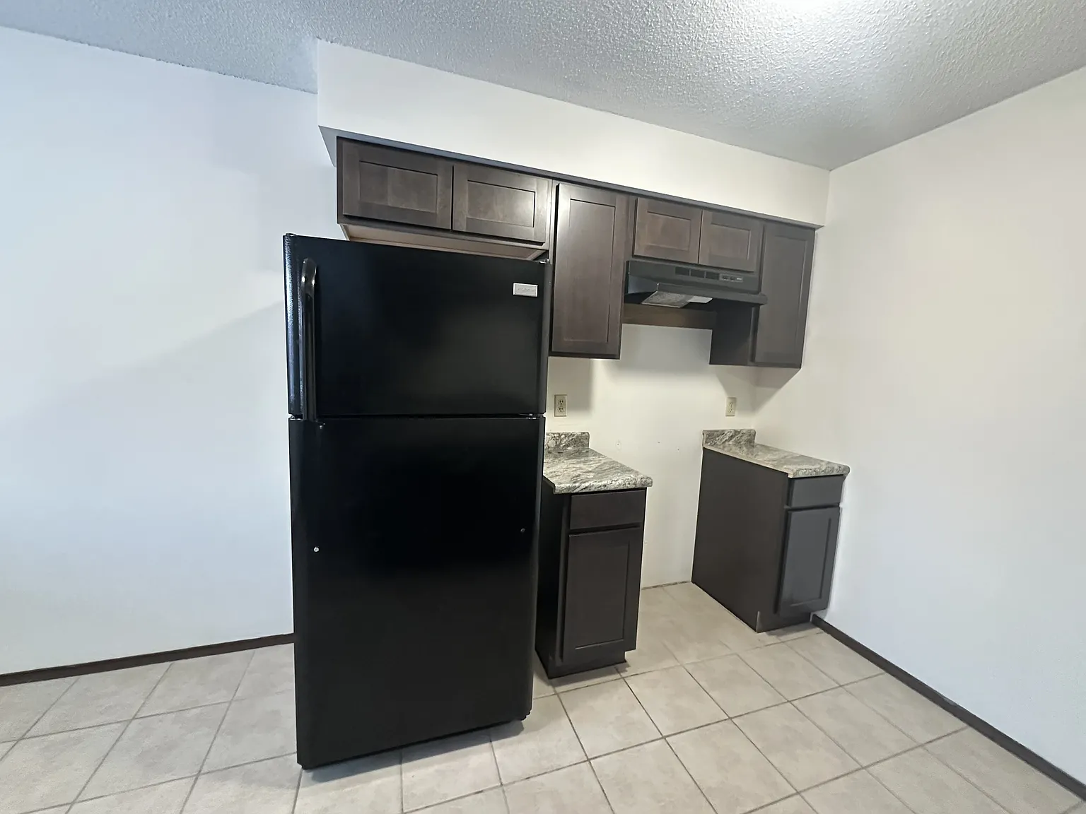 2 bed, 900 sqft, $875 — Photo 2