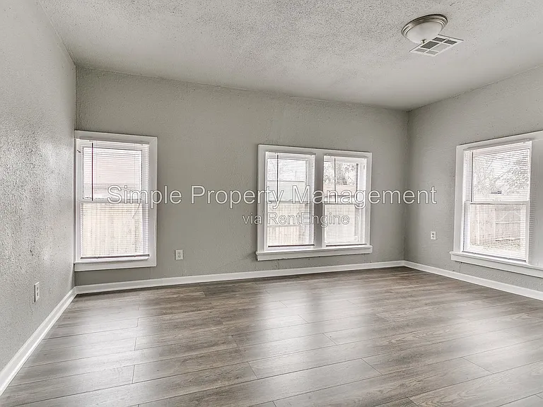 1728 NE Euclid St — Photo 17