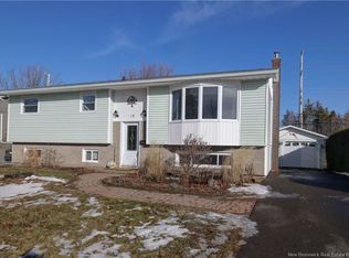15 Shephard Dr, Oromocto, NB E2V2M2