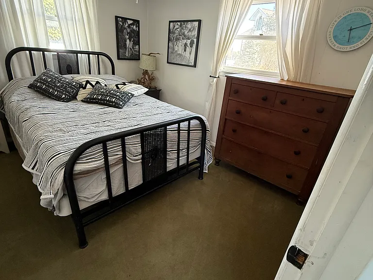 320 Bernice Ave — Photo 9