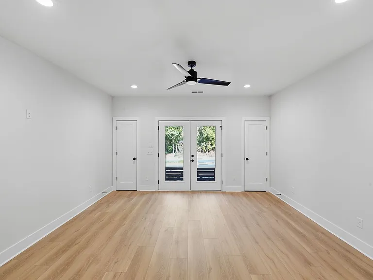 1358 Briar Creek Rd — Photo 25