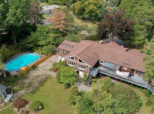 189 Stoneridge Dr, Rochester, NY 14615