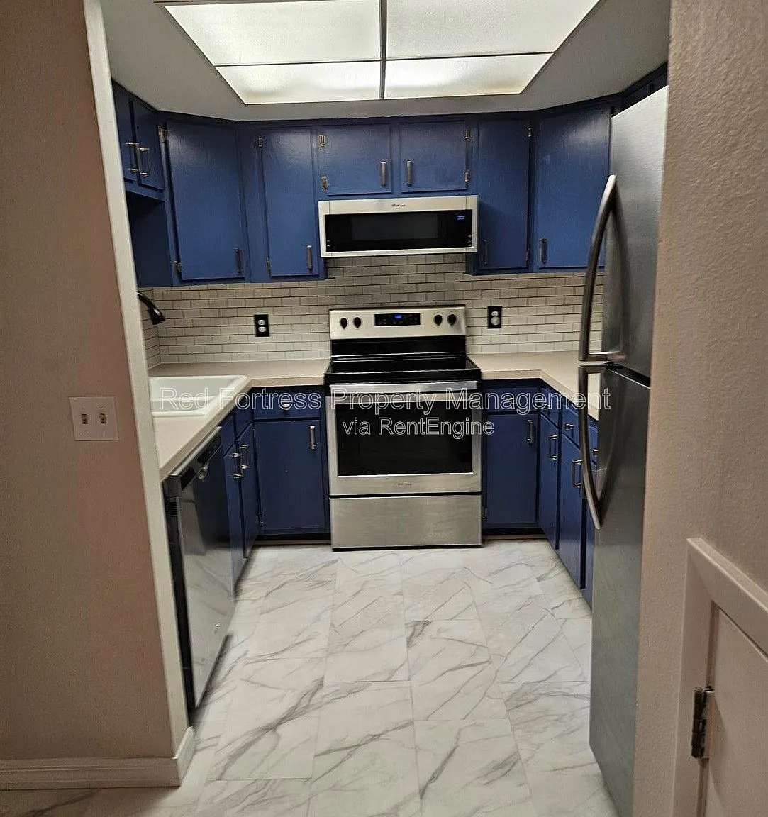 2 bed, 2.0 bath, 987 sqft, $1,529 — Photo 2