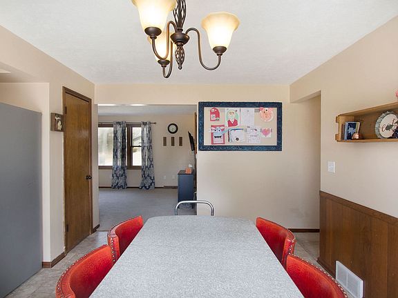 4th image of 5585 Greenboro Dr SE