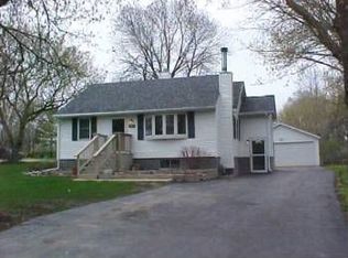 1604 Macarthur Dr, Waukegan, IL 60087