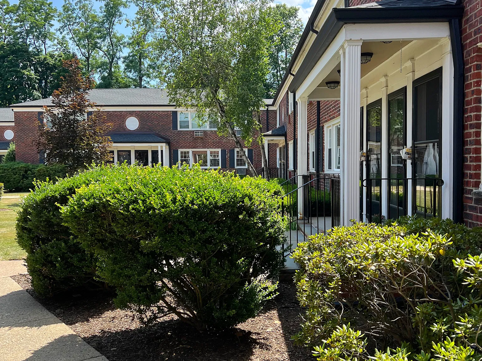 519 Pitney Pl — Photo 1