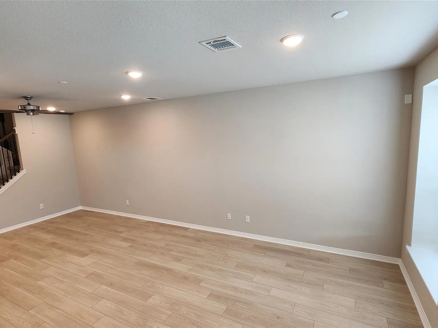 3 bed, 2.5 bath, 1745 sqft, $2,500 — Photo 3
