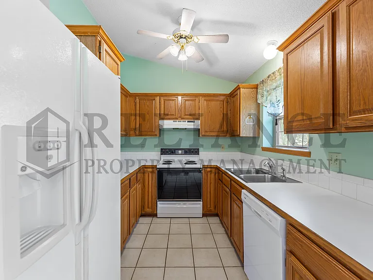 8502 W Westlawn Cir — Photo 5