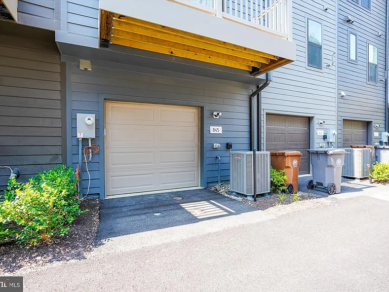845 King Farm Blvd — Photo 5
