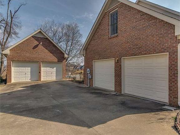 2nd image of 4261 N Woodstock Dr