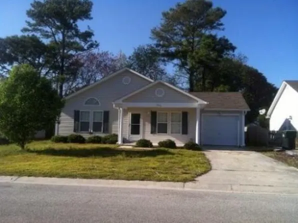 605 Brewster Ln, Wilmington, NC 28412