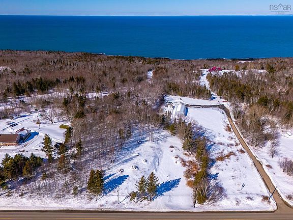 5th image of 3421 Shore Rd W