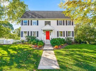 8 Hodges Ave, Wellesley, MA 02482