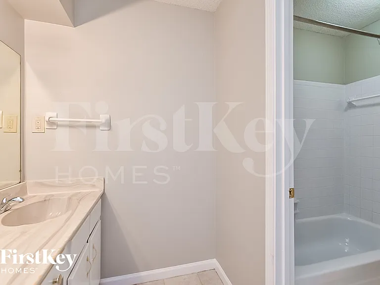 4399 Winterpark Dr — Photo 10