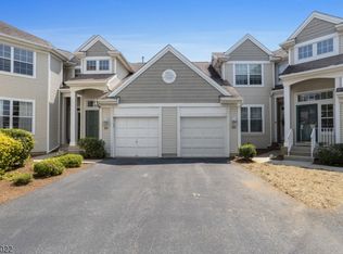 250 Bald Eagle Dr, Stewartsville, NJ 08886