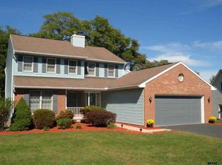 2737 Sparrow Dr, York, PA 17408