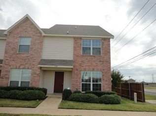 5600 Giddyup Ln, Fort Worth, TX 76179