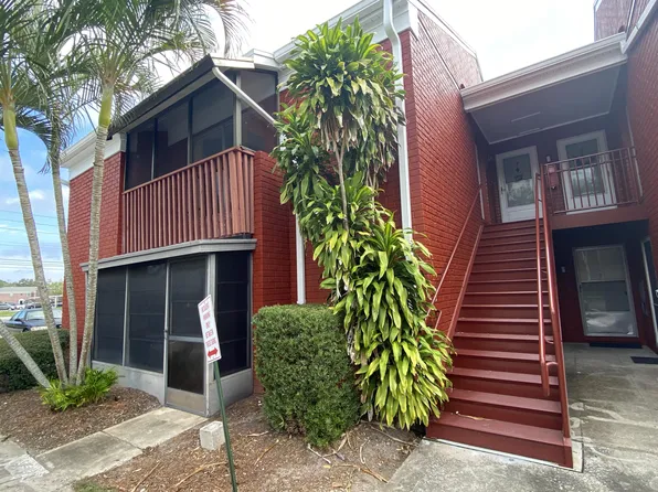 8221 12th Way N, Saint Petersburg, FL 33702