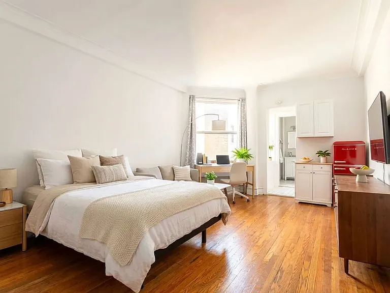 136 E 36th St #5E — Photo 3