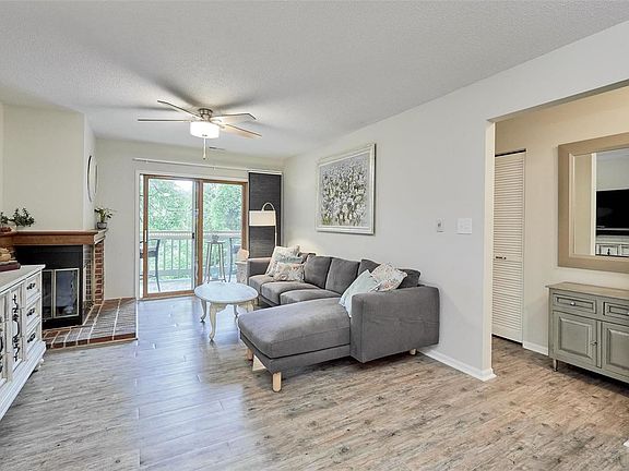 4th image of 2200 Canyonlands Dr APT D