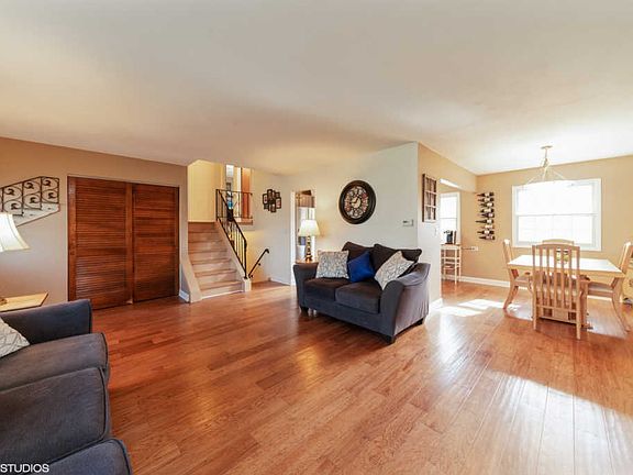 3rd image of 7665 Northway Dr