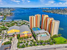 2650 Lake Shore Dr