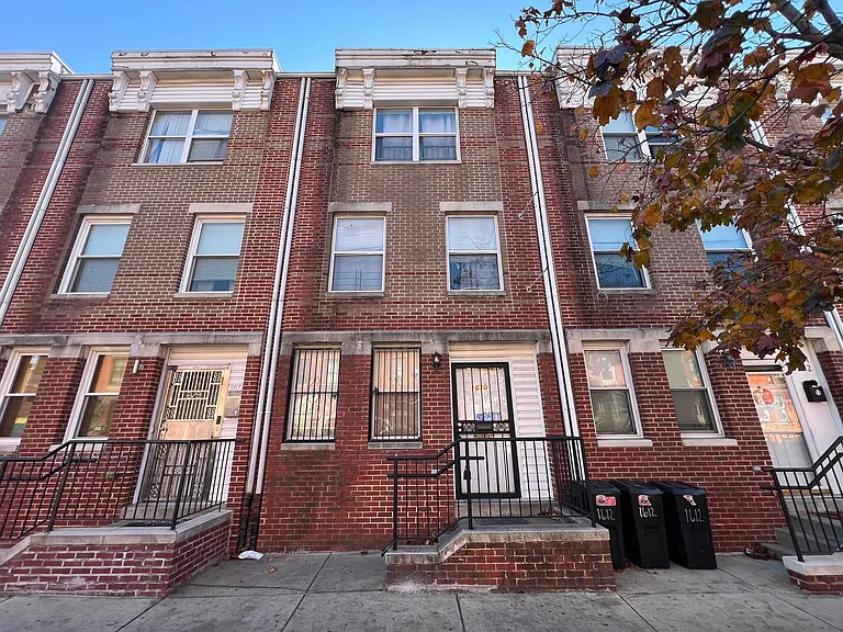 1610 W Diamond St — Photo 2