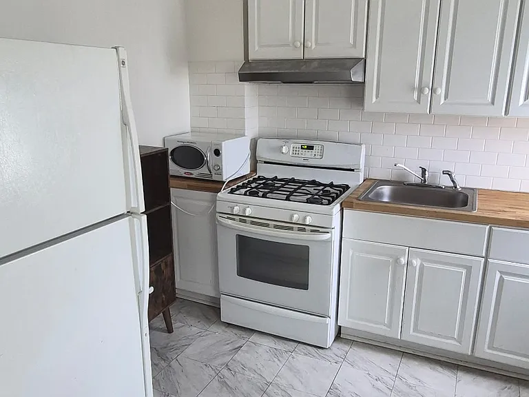 438 Main St #R — Photo 18