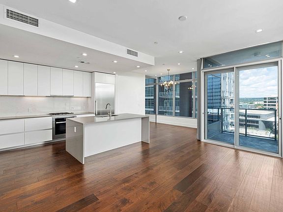 2nd image of 501 West Ave #1004