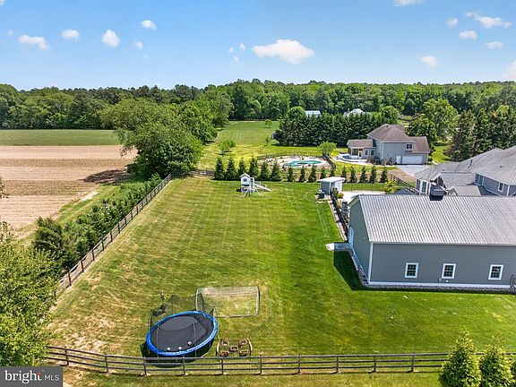 5th image of 29 Bridle Ridge Cir
