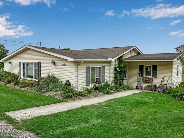 10649 Maple Ridge Rd, Medina, NY 14103