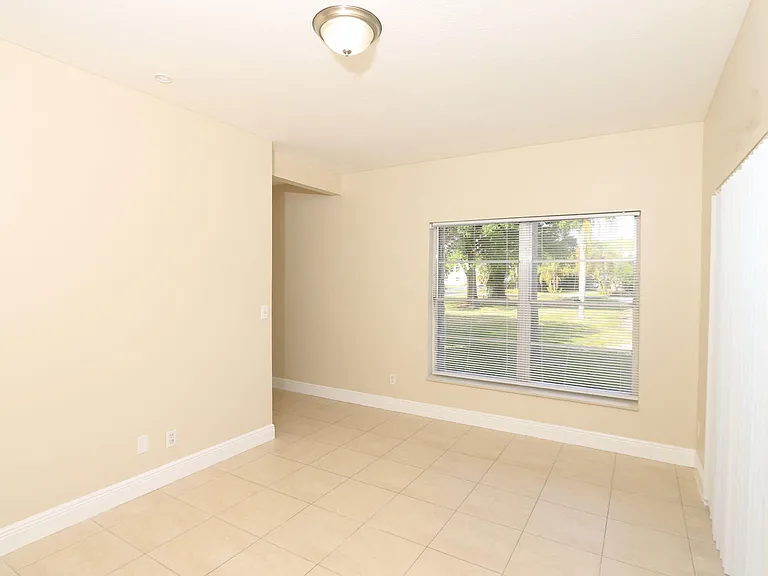 4916 Silver Oak Dr — Photo 11