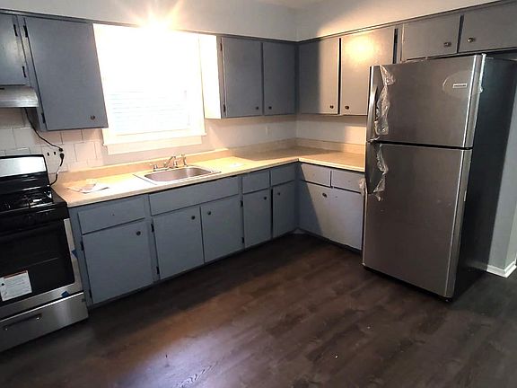 2nd image of 50 Stratford Pl #2A