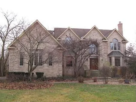 28W231 Oak Creek Ct photo 1