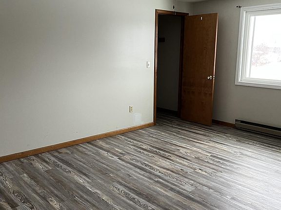 5th image of 2175 Violet Cir #4