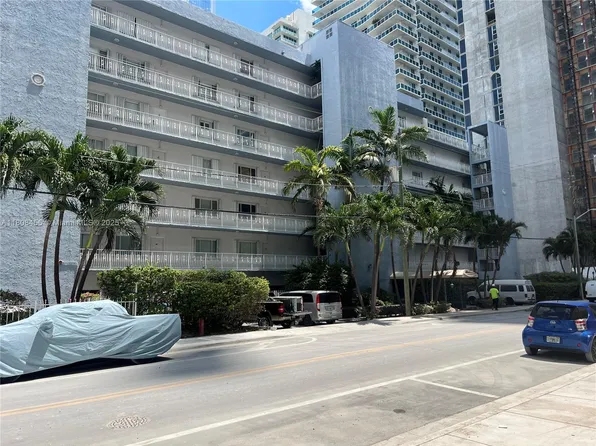 677 NE 24th St APT 607, Miami, FL 33137