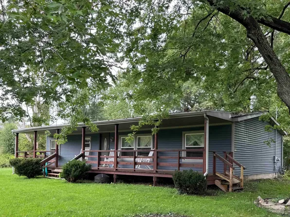 351 Center St, Algonac, MI 48001