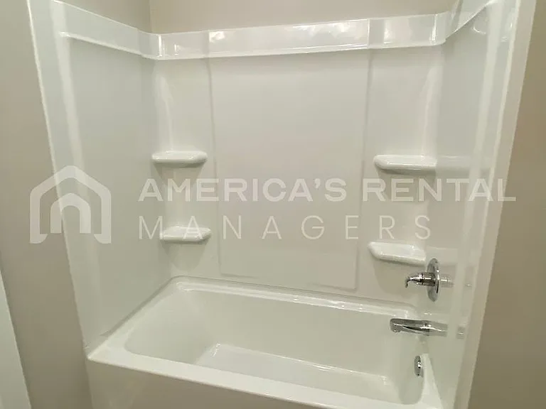 535 Troubadour Ln — Photo 30