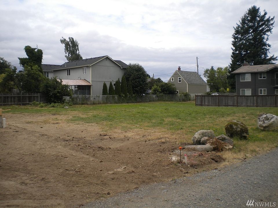 1st image of 212 E 48th St