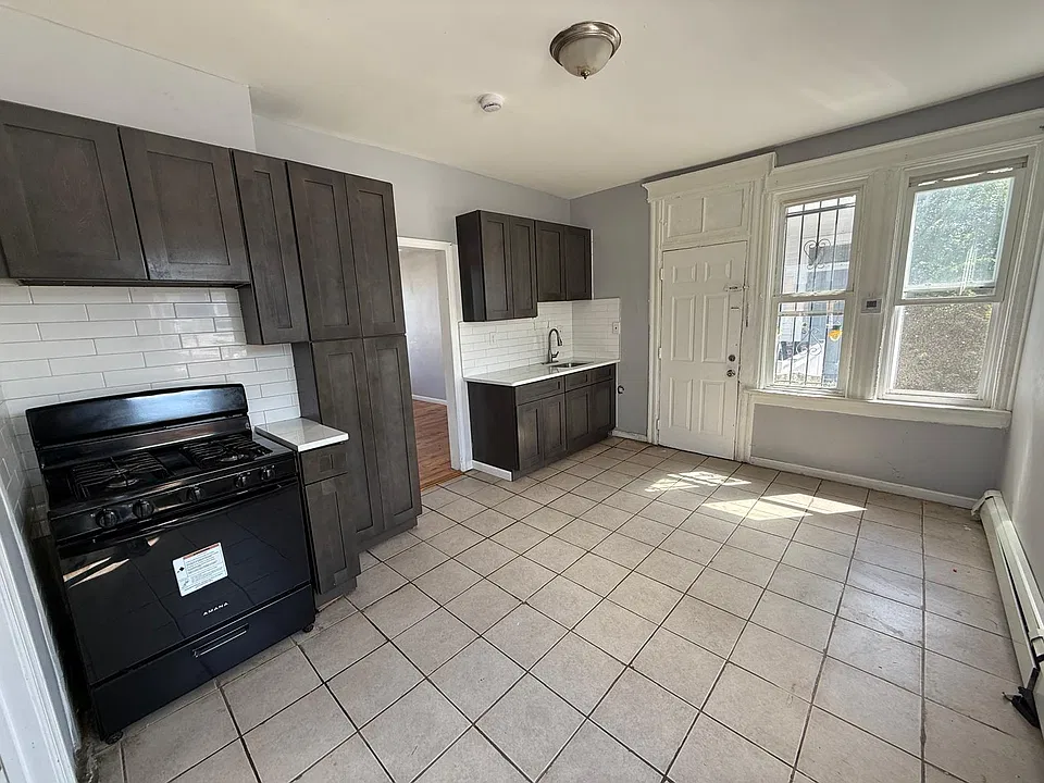 544 Grove St #6