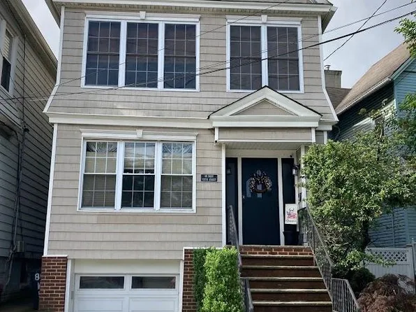 80 W 5th St, Bayonne, NJ 07002